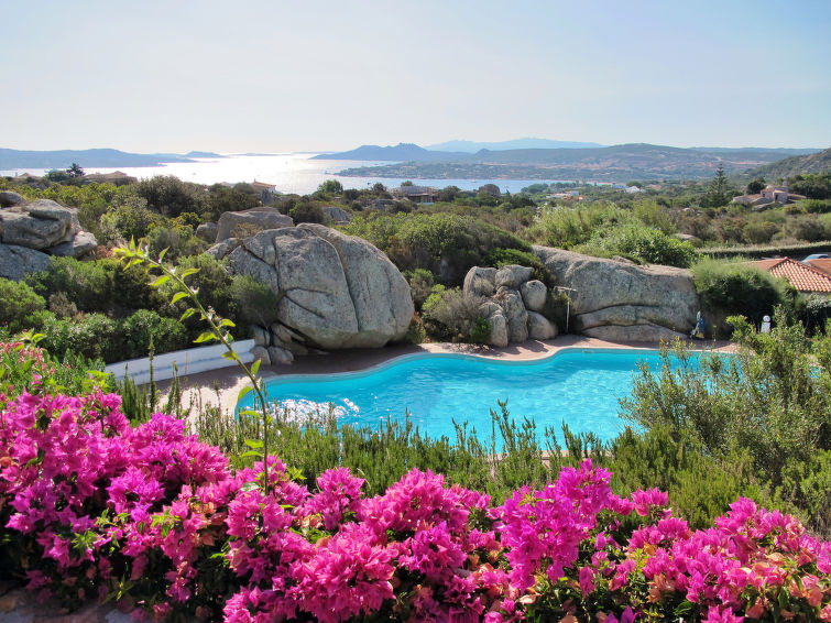 Search and Stay destination Punta Sardegna, Sardegna - Italy from AU$ 282. Le Rocce (PAU219)