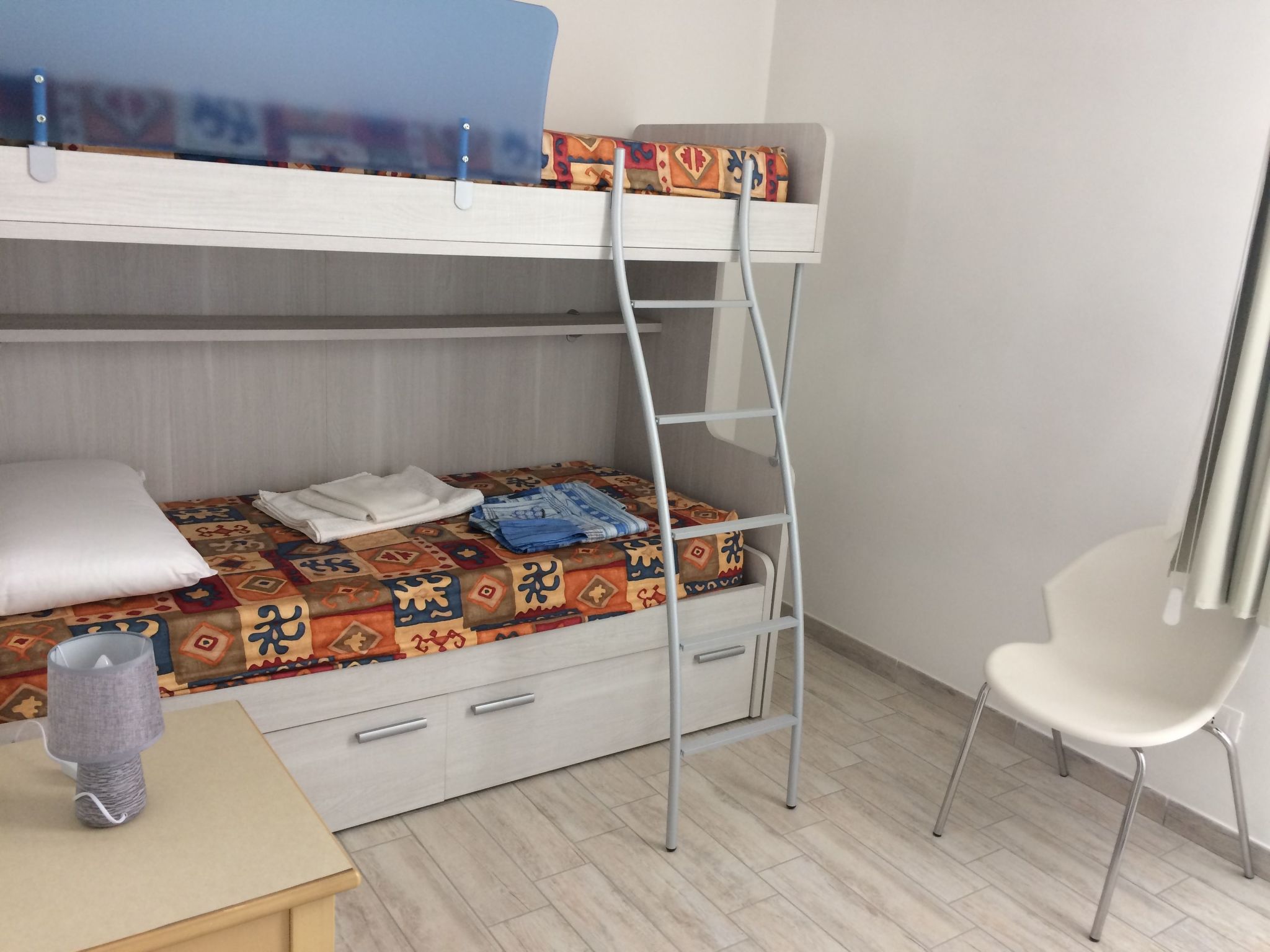 Wunderschönes Familienapartment mit Meerblick-Binnen