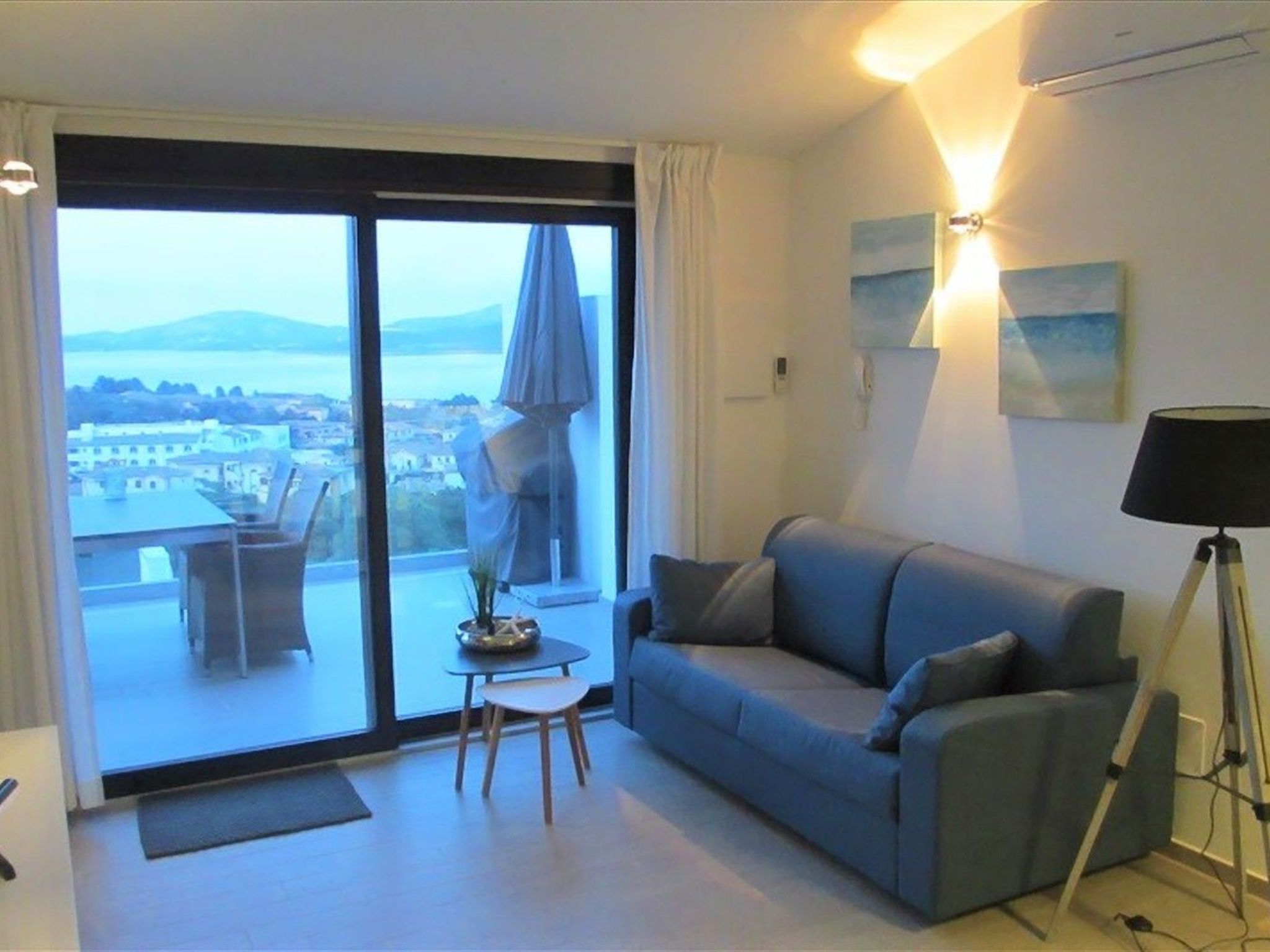 Wohnung mit Terrasse-Binnen