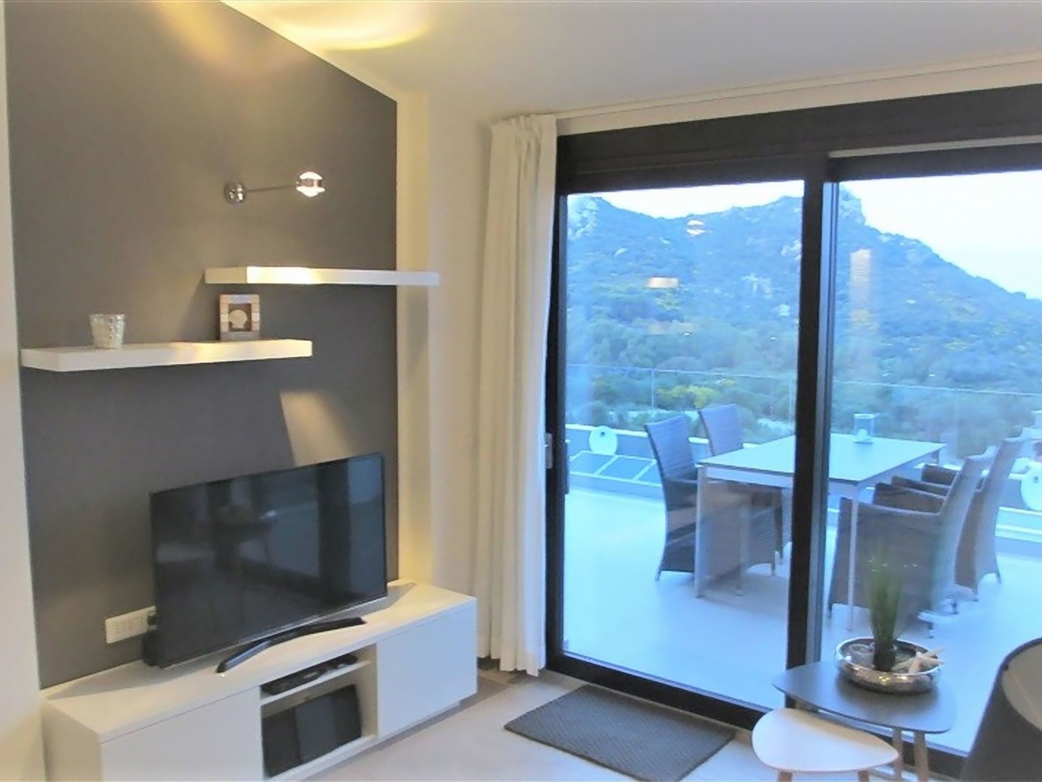 Wohnung mit Terrasse-Binnen