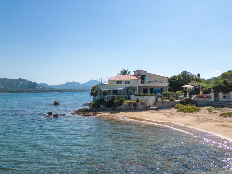 Search and Stay destination Cannigione, Sardegna - Italy from AU$ 290. Paola