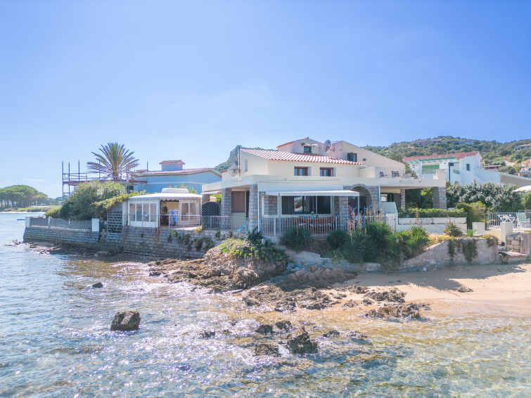 Zeezicht en direct aan het strand: Appartement Donatella in Cannigione in Cannigione