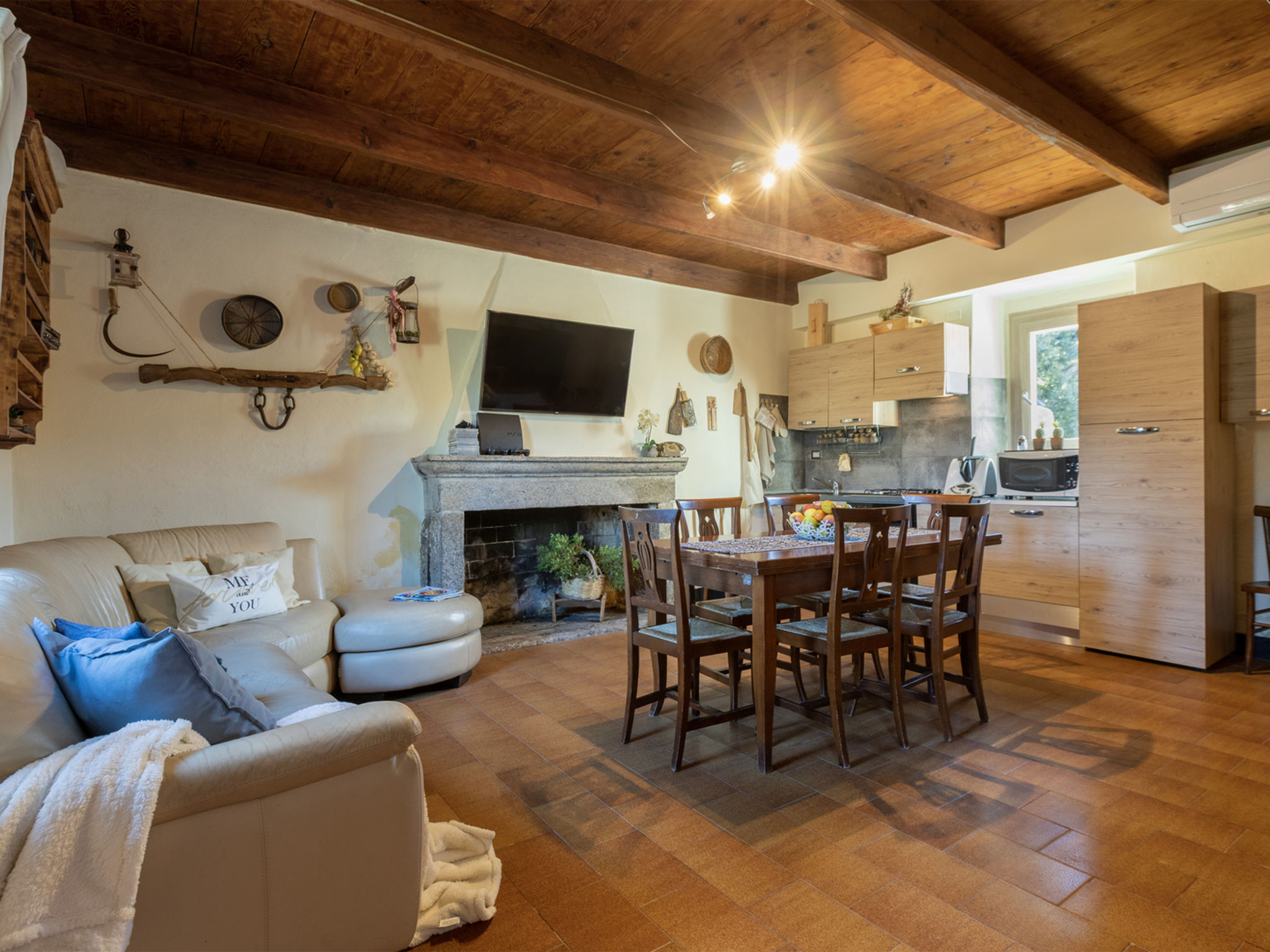 Kitchen / Dining Room