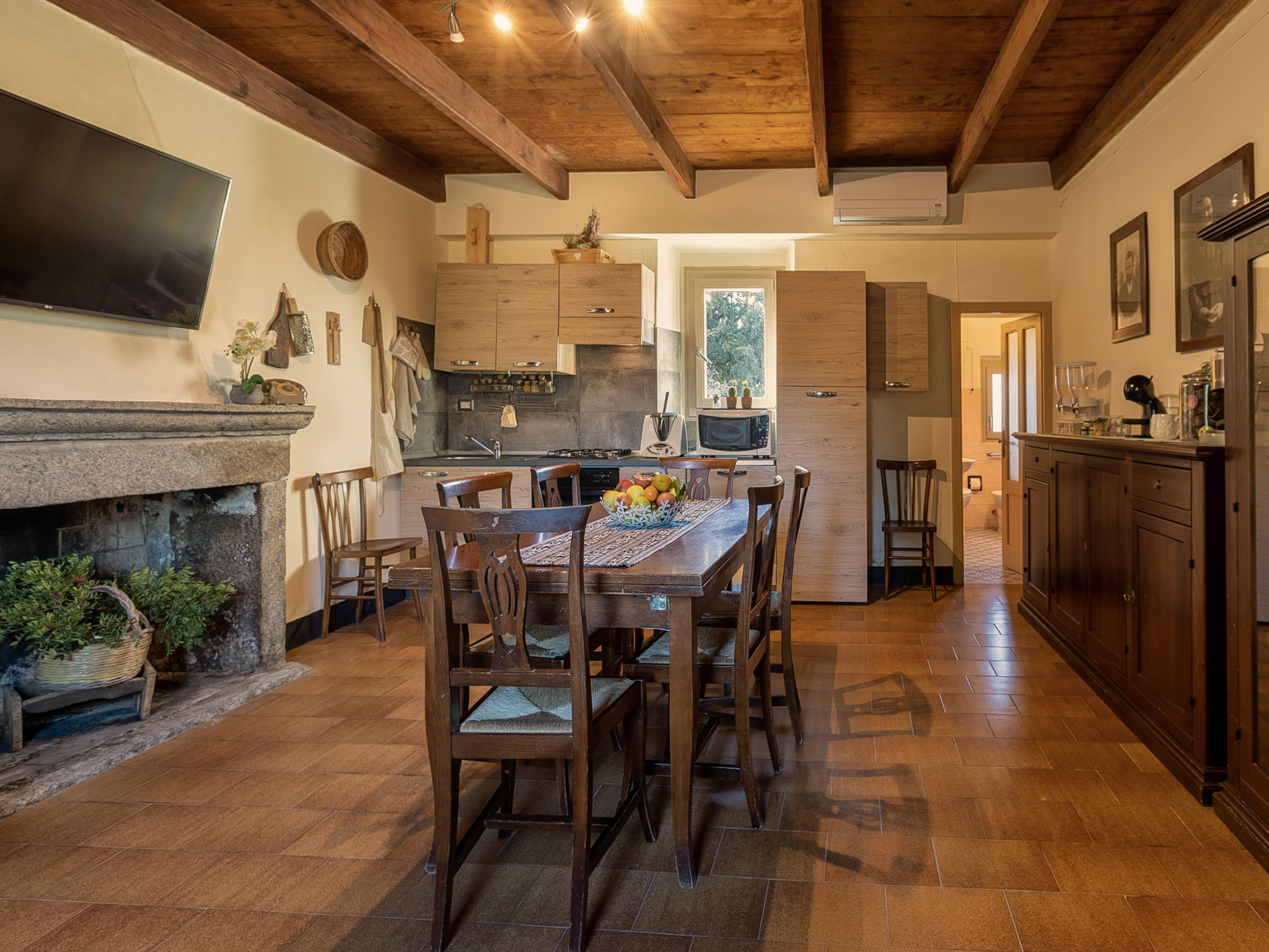 Kitchen / Dining Room