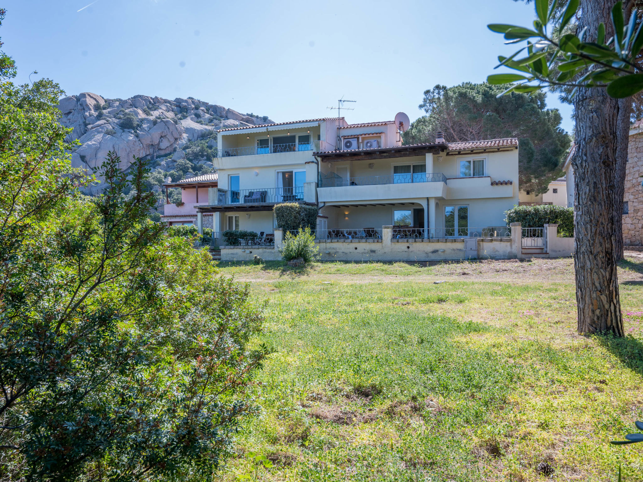 San Pantaleo-Buiten