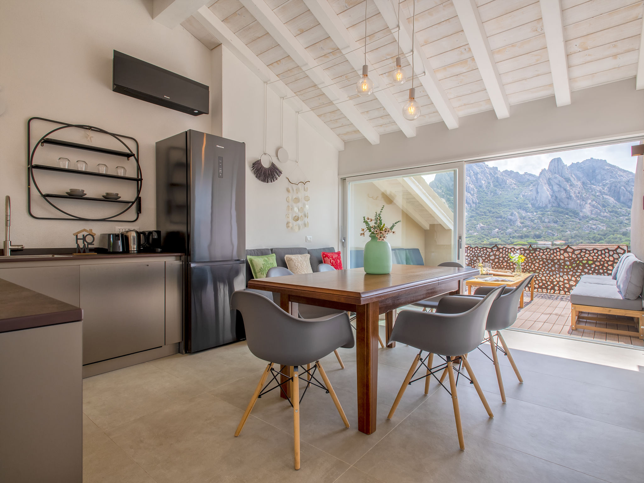 Maison Natalia – Cuisine et coin repas, photo 48 sur 48