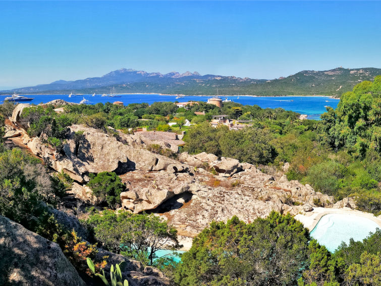 Search and Stay destination Capriccioli, Sardegna - Italy from AU$ 625. Roccia di Volpe