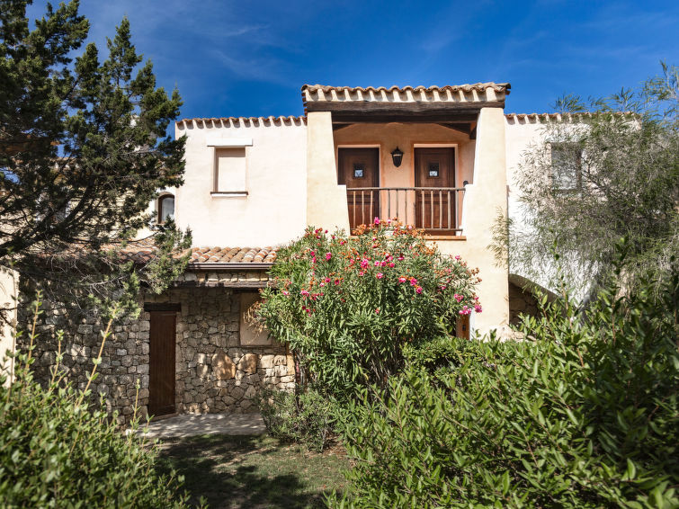 Op 750 m van zee: sfeervol appartement in Porto Cervo in Porto Cervo