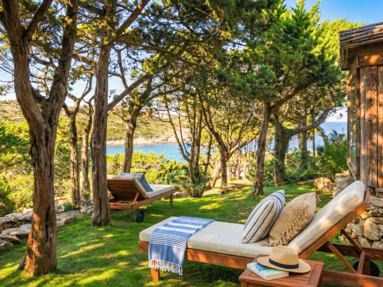 Appartement Mare 8: op 1 km van centrum Porto Cervo met zeezicht in Porto Cervo