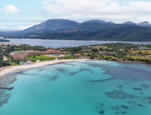 Sfeervol appartement met zwembad en tuin op 350 meter van zee in Porto Rotondo - thumbnail 4