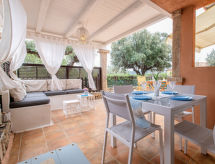 Sfeervol appartement met zwembad en tuin op 350 meter van zee in Porto Rotondo - thumbnail 1