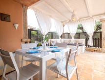 Sfeervol appartement met zwembad en tuin op 350 meter van zee in Porto Rotondo - thumbnail 6