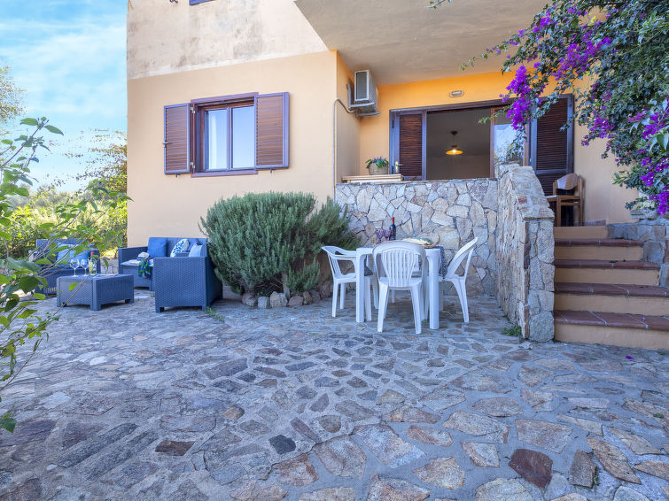 Op 300 m van zee: Comfortabel appartement in Golfo di Marinella in Golfo di Marinella
