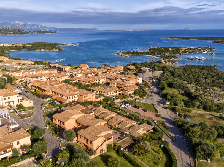 Op 300 m van zee: Ruim appartement voor 6 personen in Golfo di Marinella in Golfo di Marinella