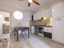 Rustiek appartement vlakbij zee in Golfo di Marinella, voor 6 personen - thumbnail 6