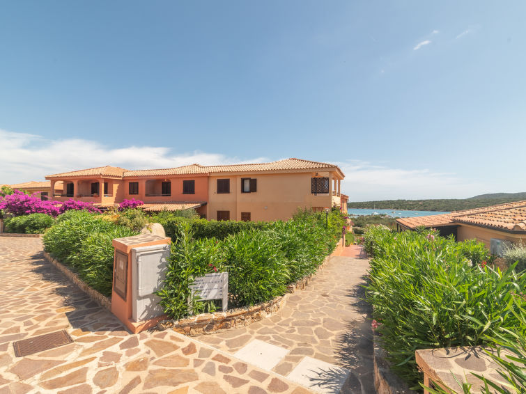Photo of F4 - G2, Baia de Bahas