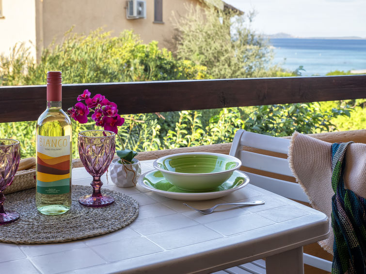 Op 300 m van zee: comfortabel appartement in Golfo di Marinella · 4 pers. in Golfo di Marinella