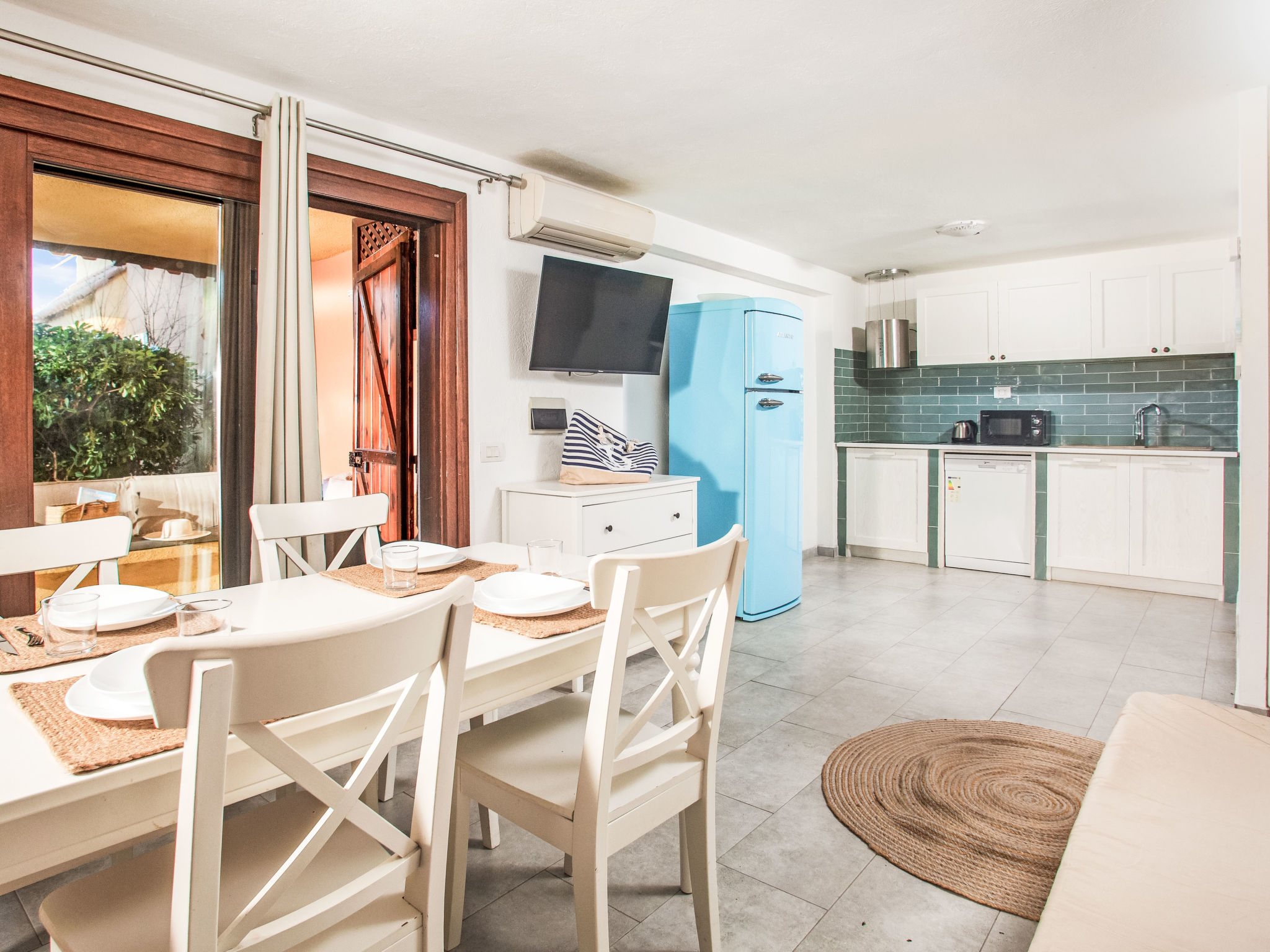 Große Drei-Zimmer-Wohnung am Golf von Marinella