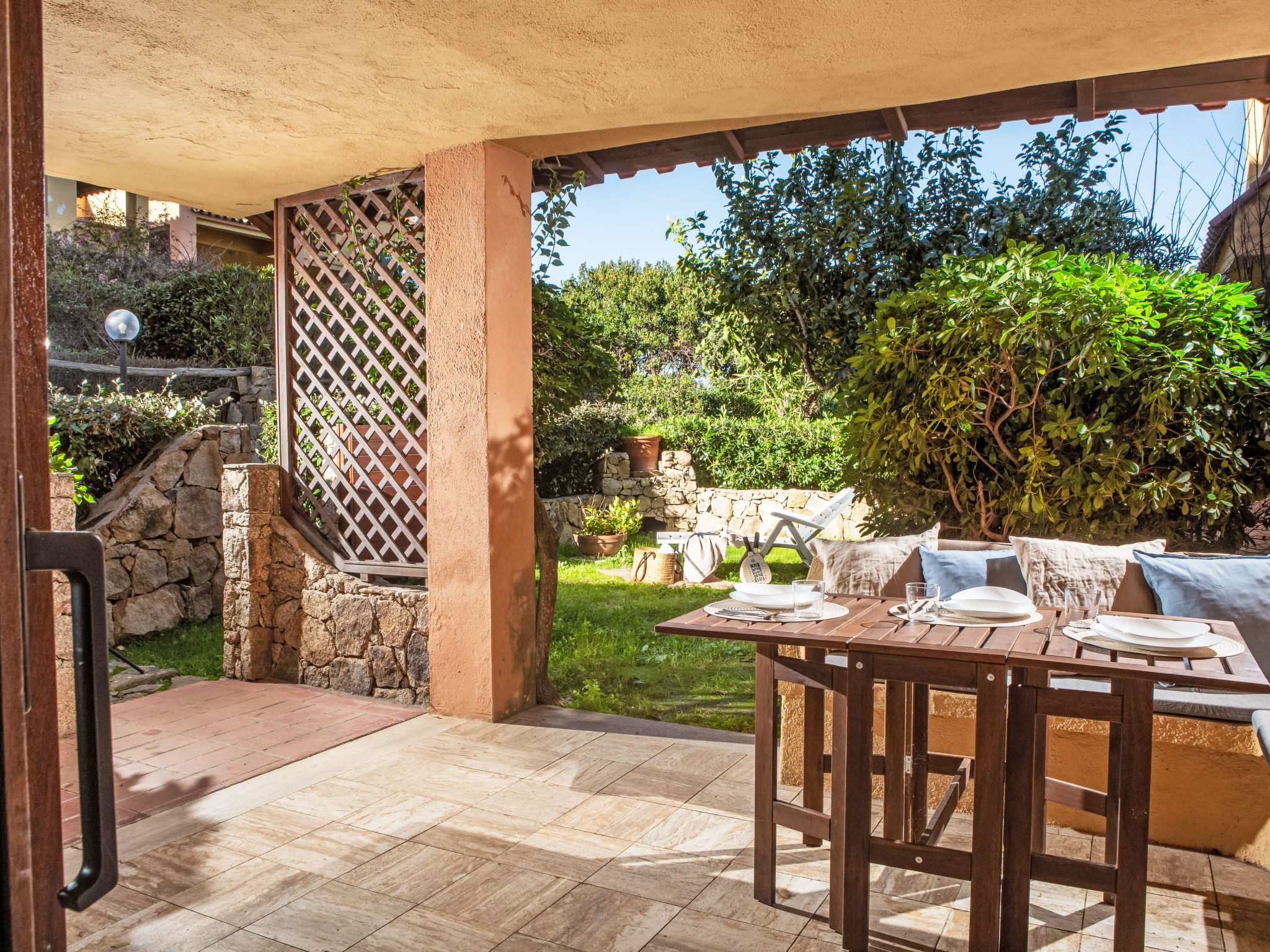 Große Drei-Zimmer-Wohnung am Golf von Marinella