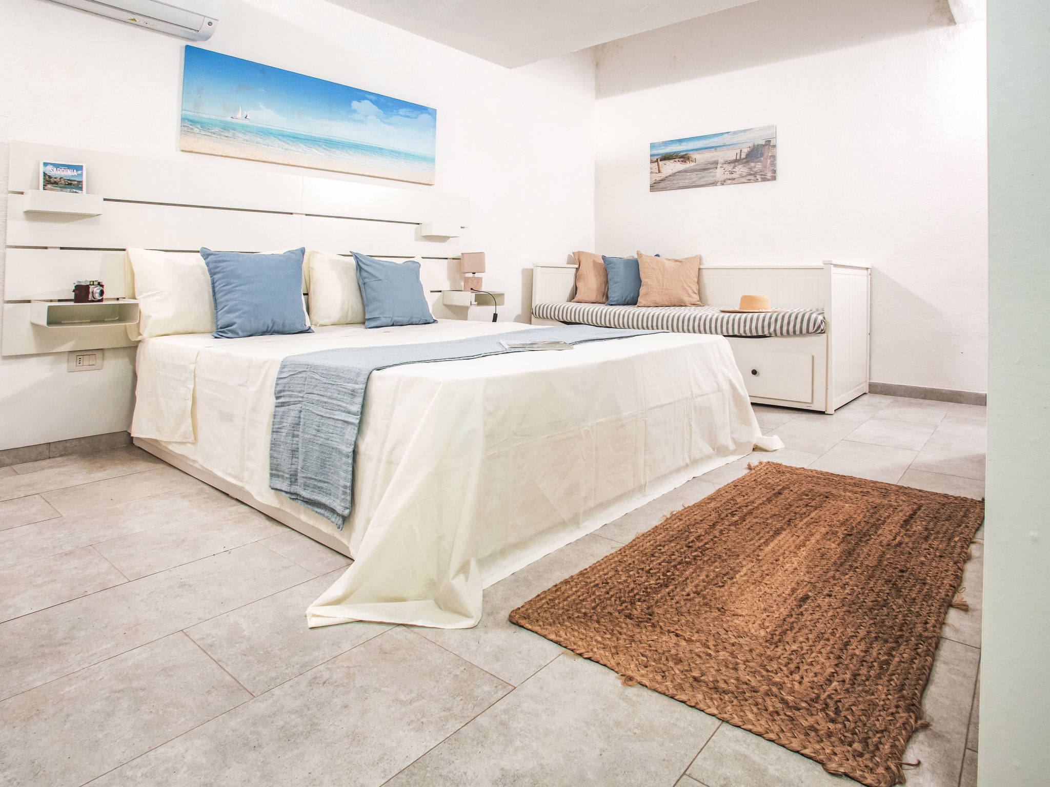 Große Drei-Zimmer-Wohnung am Golf von Marinella