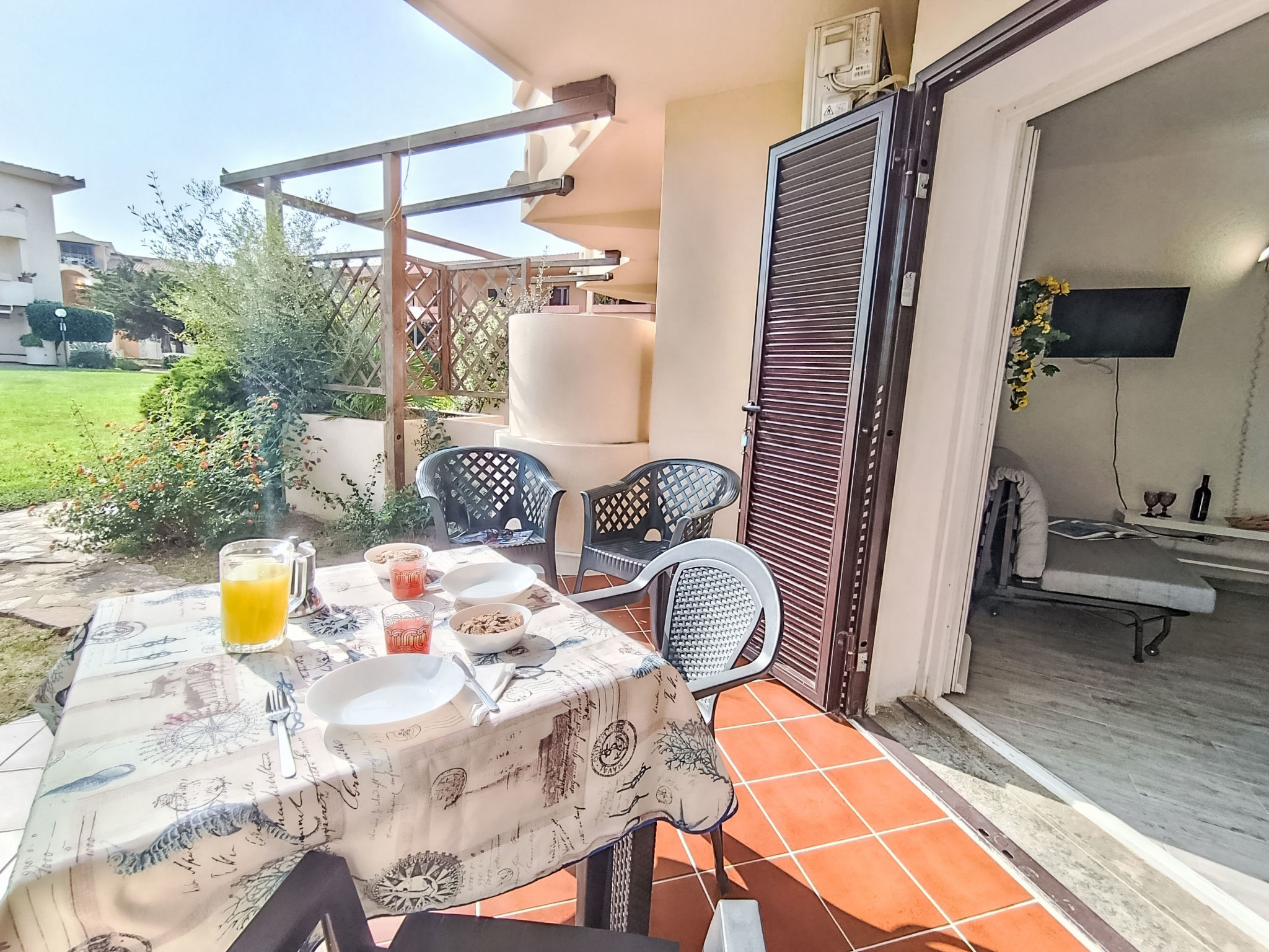 Iris 7, Terza Spiaggia-Inside