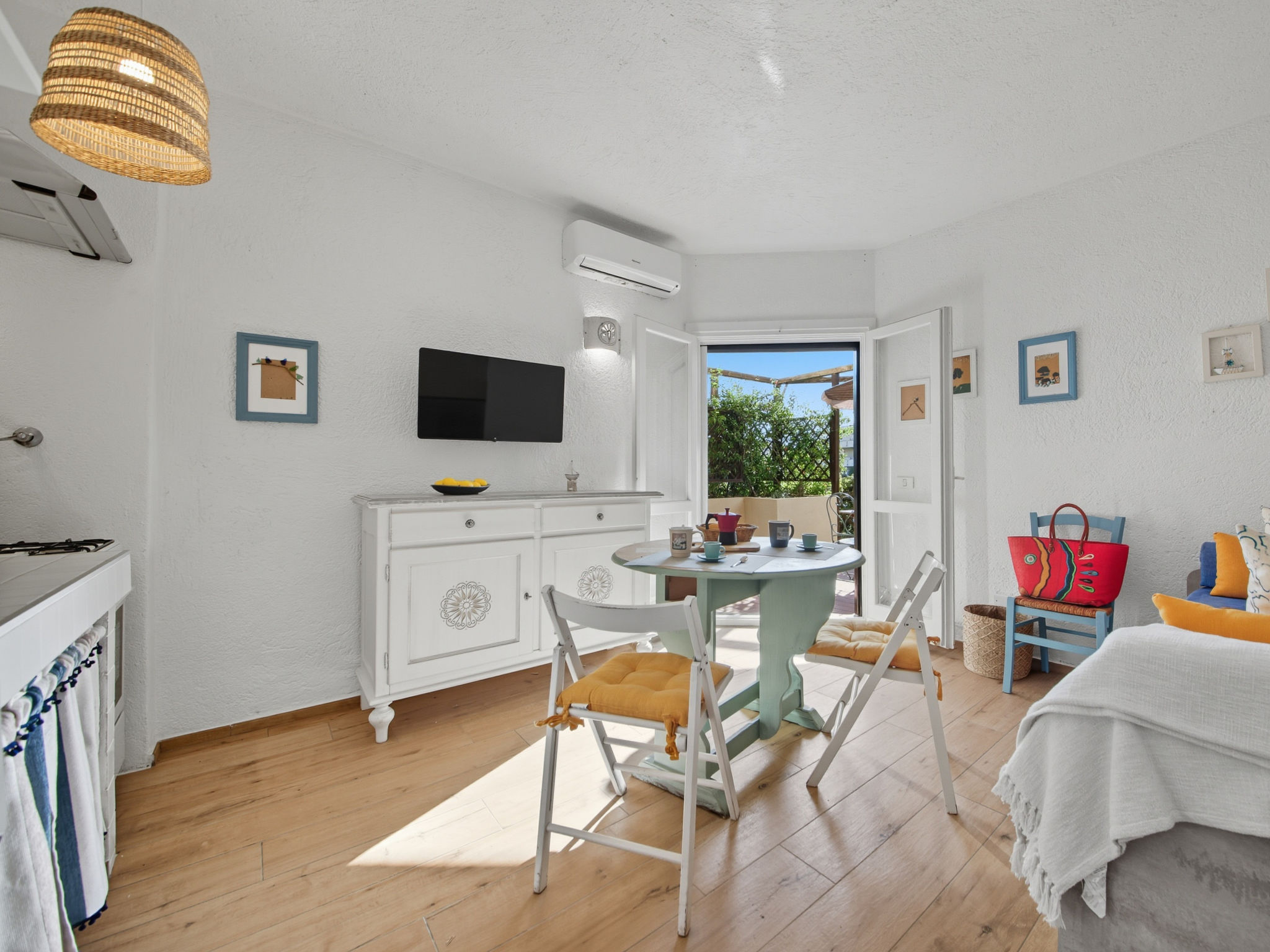 Iris 5, Terza Spiaggia-Drinnen