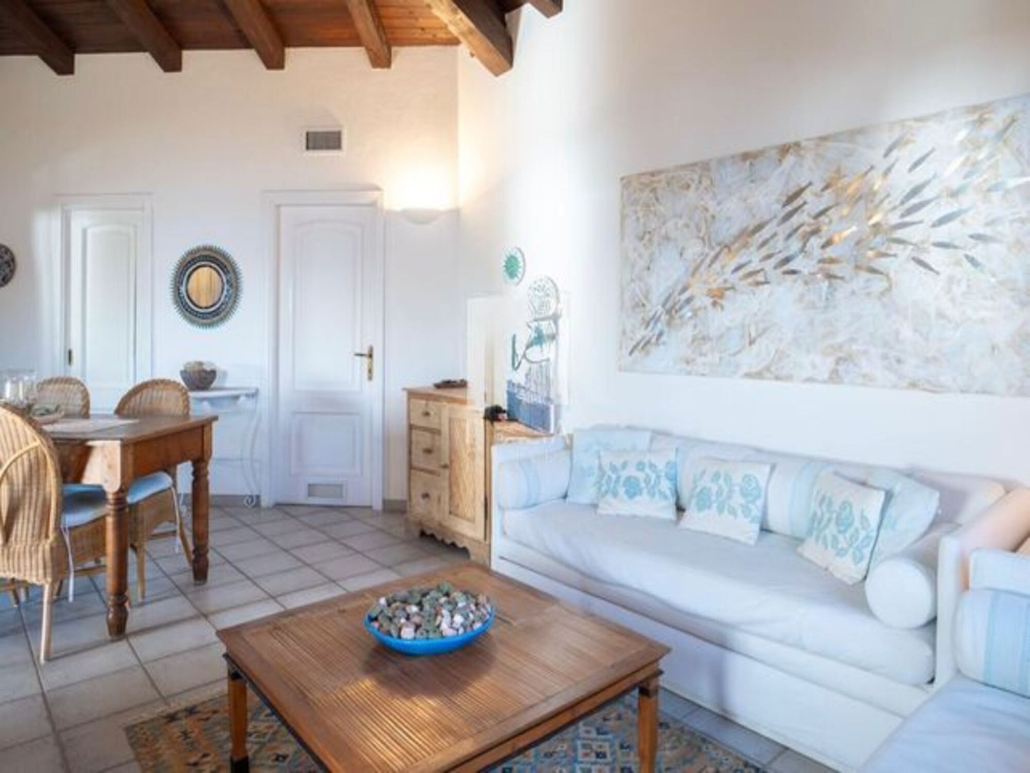 S'Abba e Sa Pedra - Inside