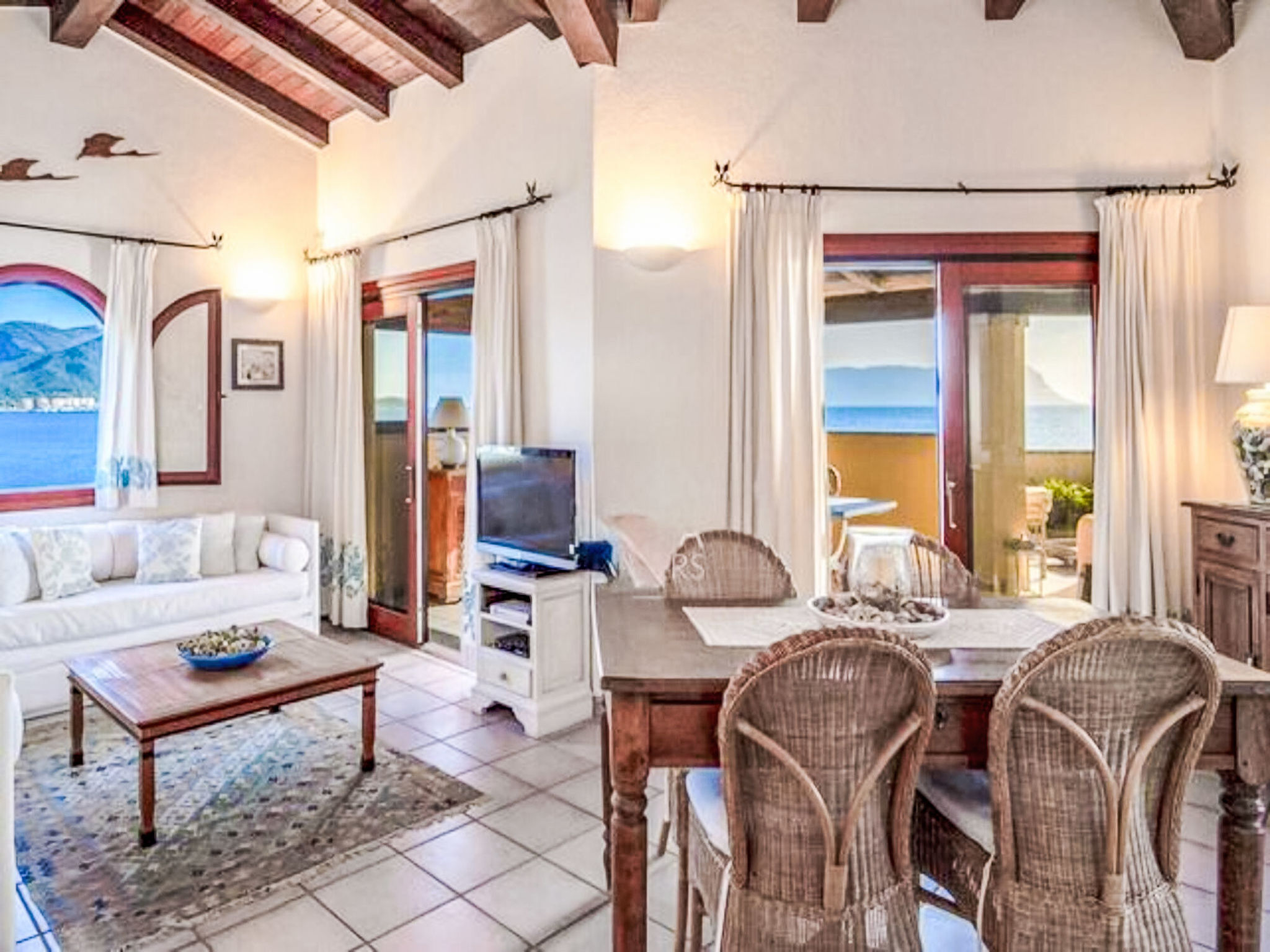 S'Abba e Sa Pedra - Inside