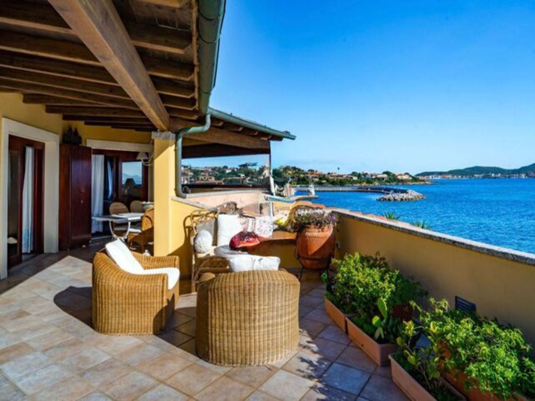 S'Abba e Sa Pedra - Outside