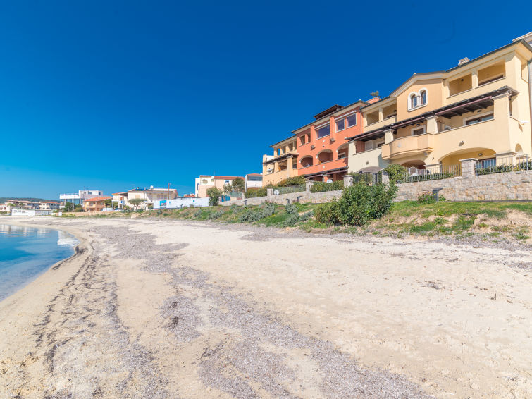 Search and Stay destination Golfo Aranci, Sardegna - Italy from AU$ 329. Delfino