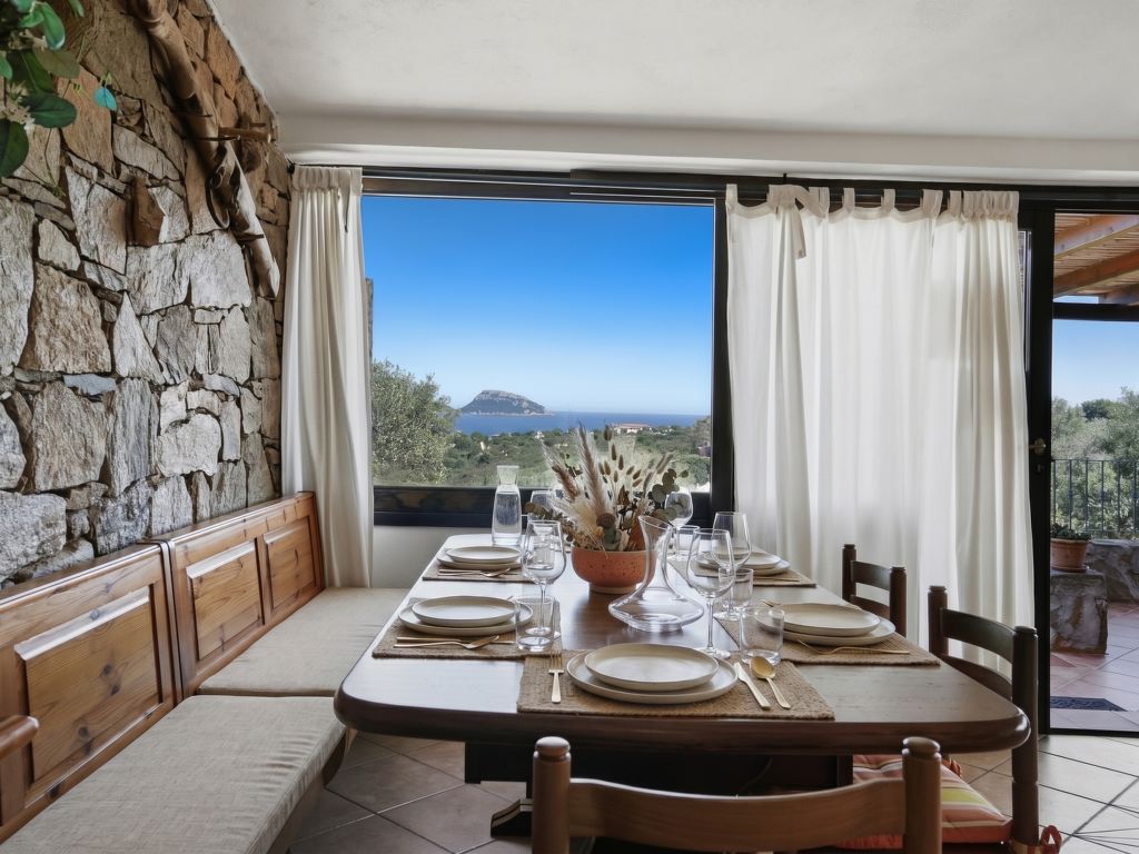 Assisi — Kitchen / Dining Room