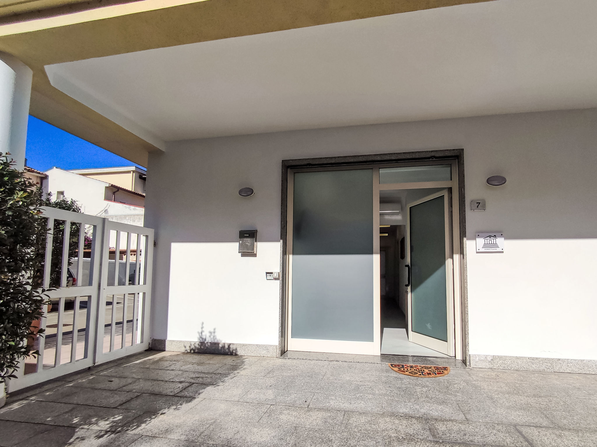 Domus Flavia-Outside