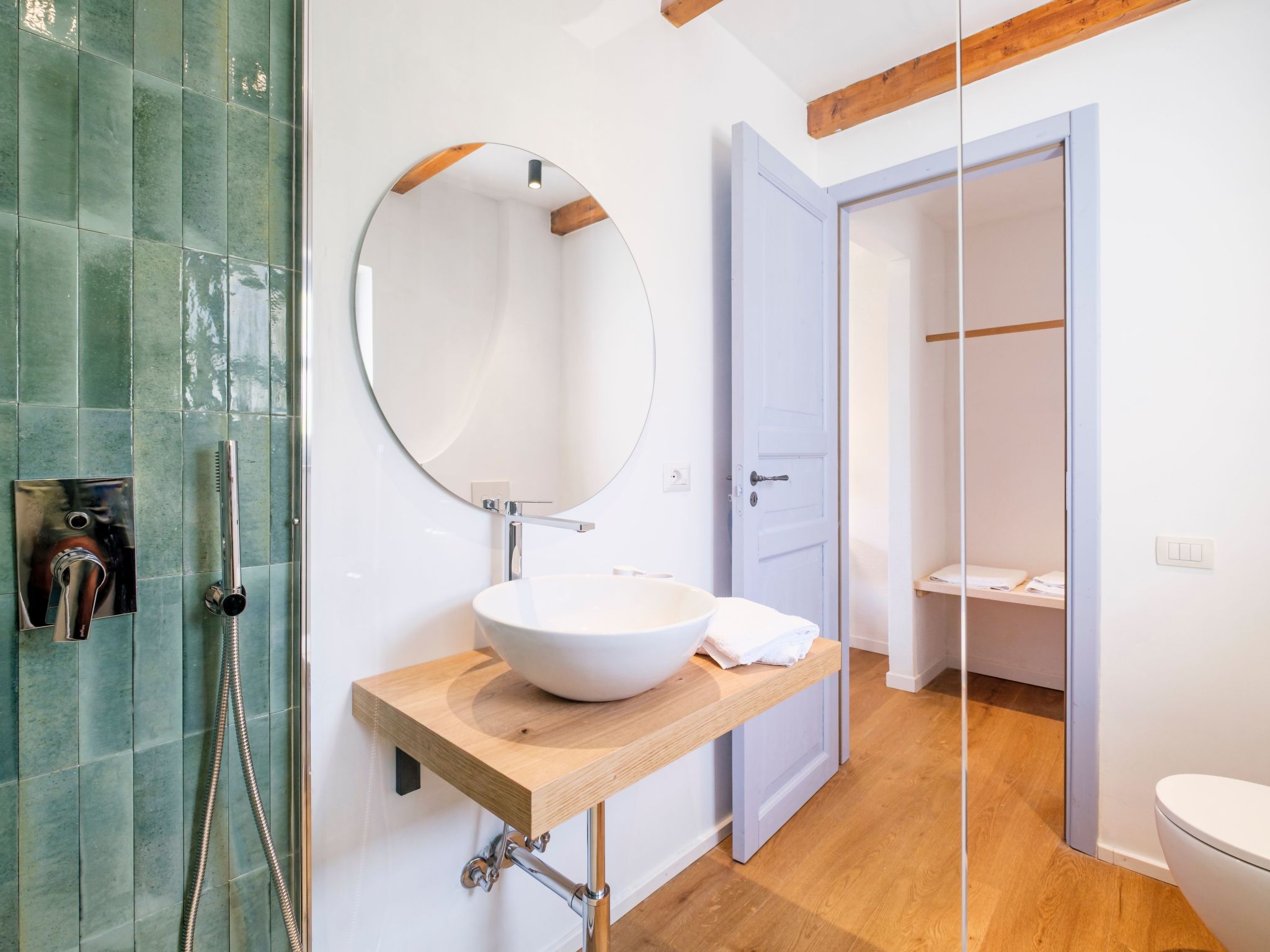 Altes gallurisches Bauernhaus mit Blick auf Olbia-Binnen