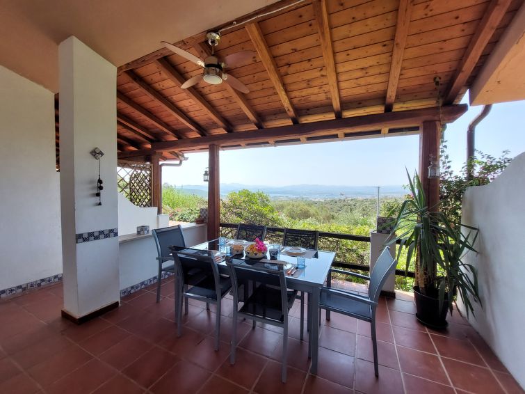 Vrijstaand appartement met zeezicht in Olbia in Olbia