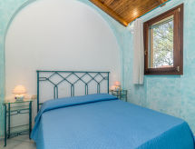 Vrijstaande woning met tuin op 200 meter van strand Porto Istana - thumbnail 4