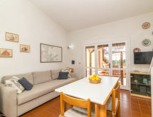 Op 800 m van zee: Comfortabel appartement Arcobaleno in Porto Istana - thumbnail 5