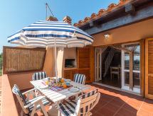 Op 800 m van zee: Comfortabel appartement Arcobaleno in Porto Istana - thumbnail 3
