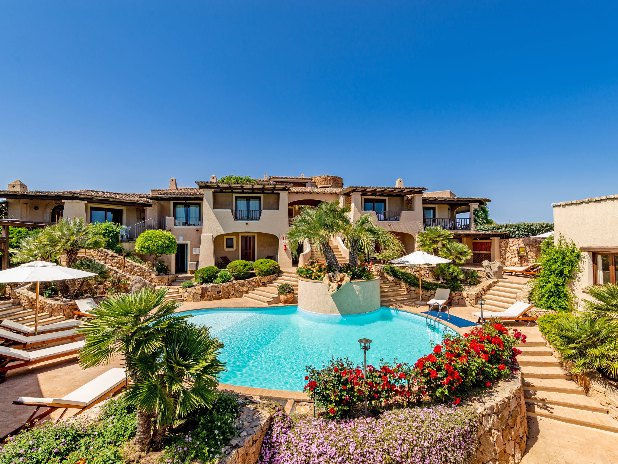Erica 21 - Vista Village — Pool Outdoor (3 of 34)