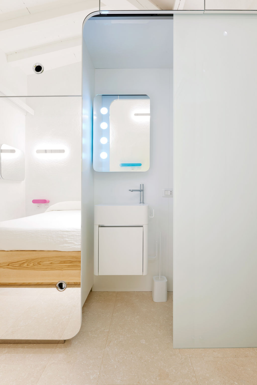 Photo of House Boat Large