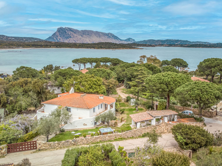Privézwembad en luxe ruimte in San Teodoro: Vakantiehuis Omer in San Teodoro