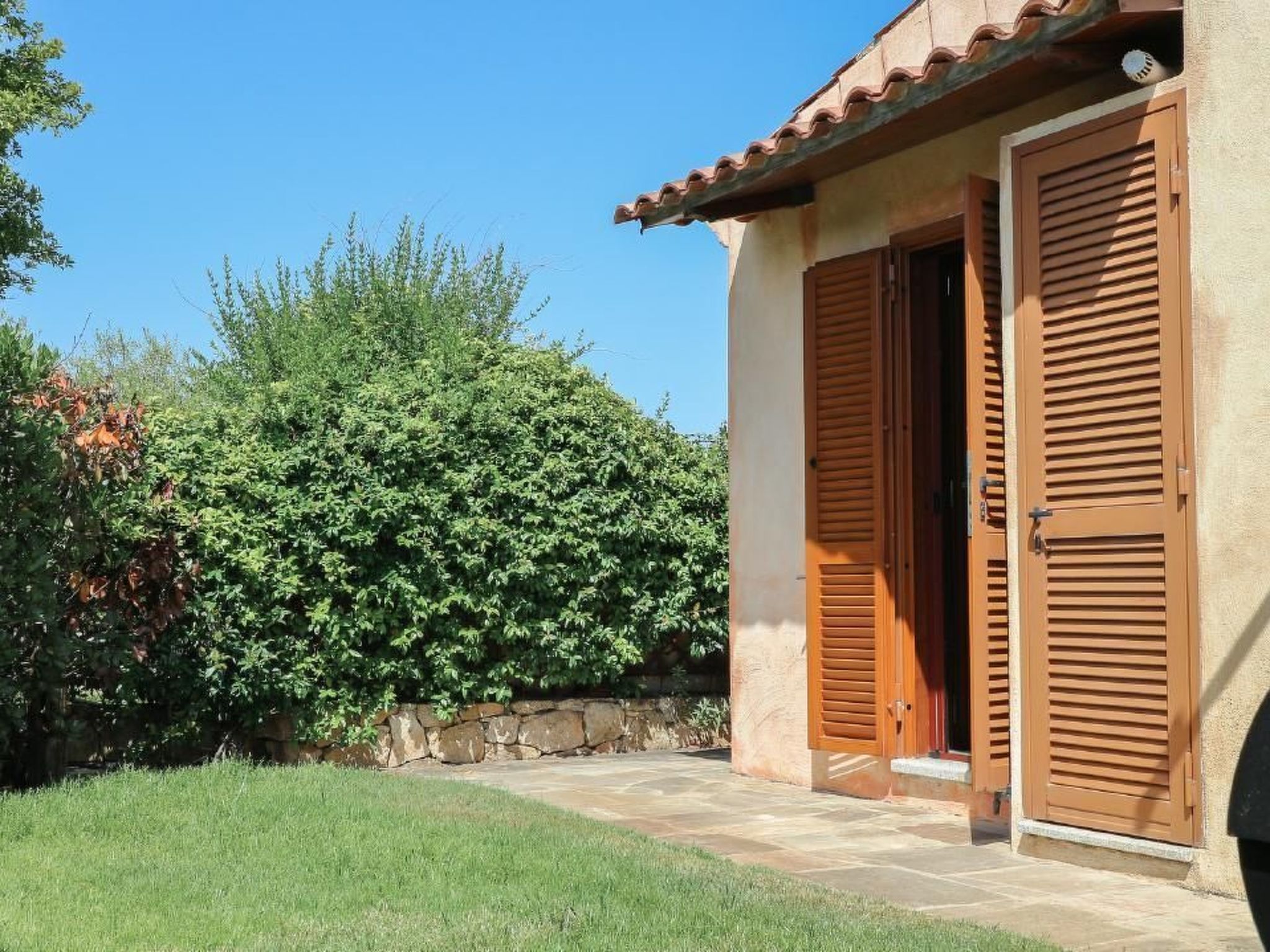 Haus in Budoni mit Schwimmbad und Privatparkplatz-Binnen