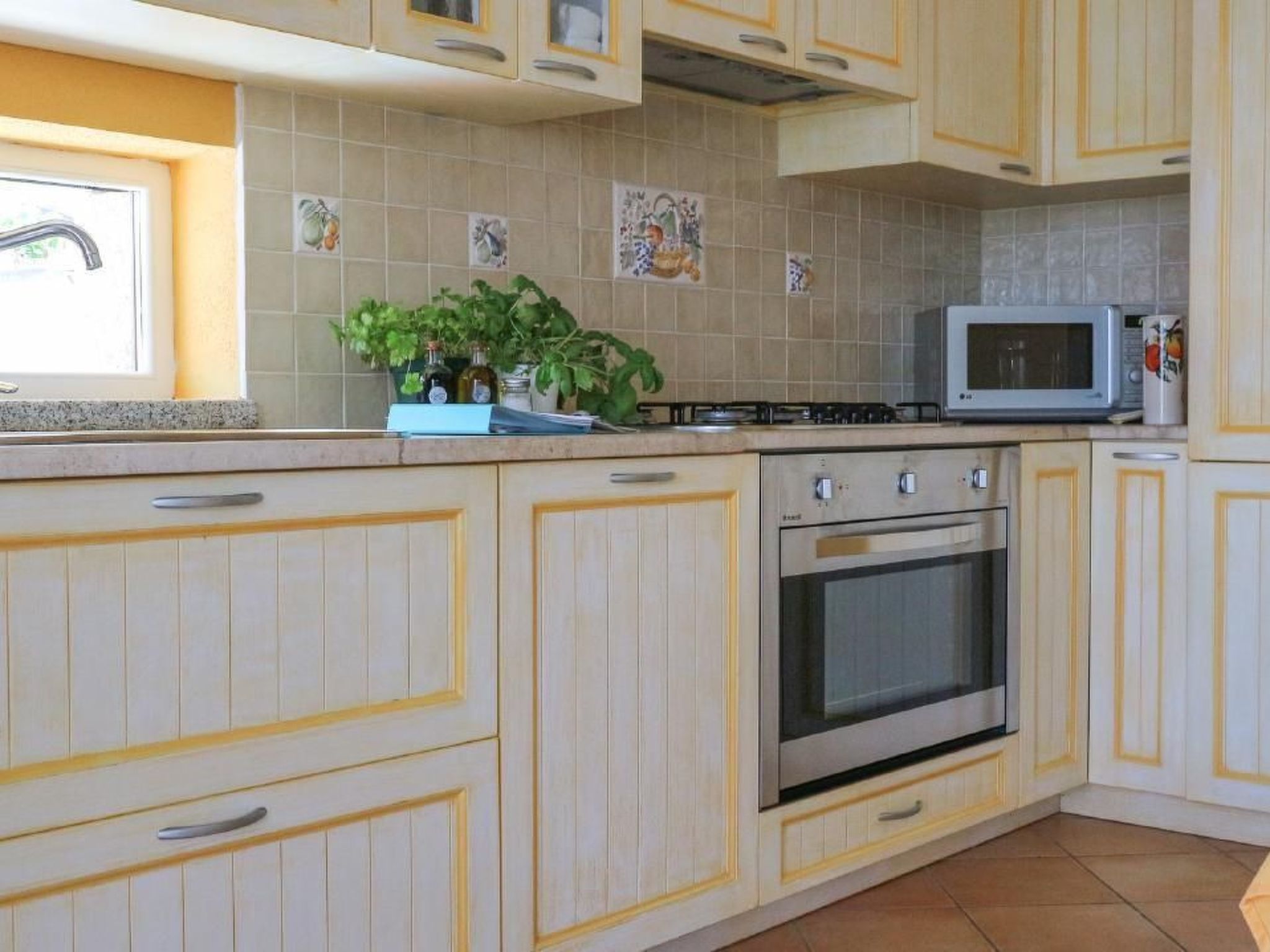 Haus in Budoni mit Schwimmbad und Privatparkplatz-Binnen