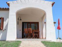 Sfeervolle villa voor 2 met gedeeld zwembad en panoramisch uitzicht op Agrustos - thumbnail 1