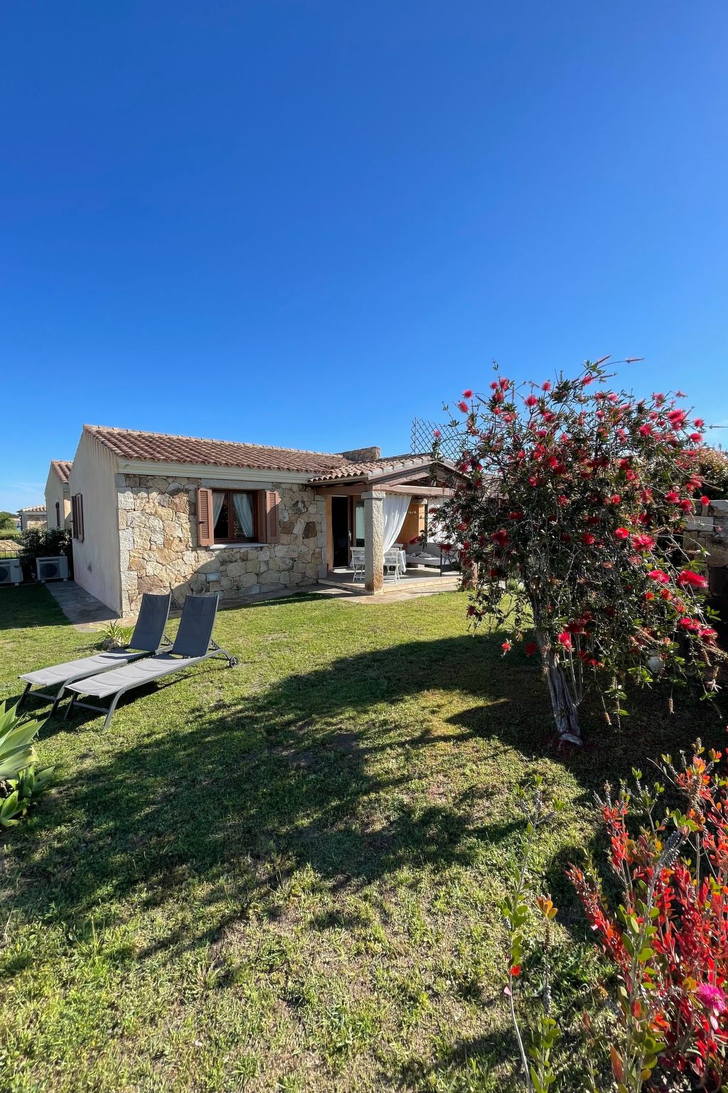 Haus 1 Kilometer vom Strand von Porto Ainu entfernt-Binnen