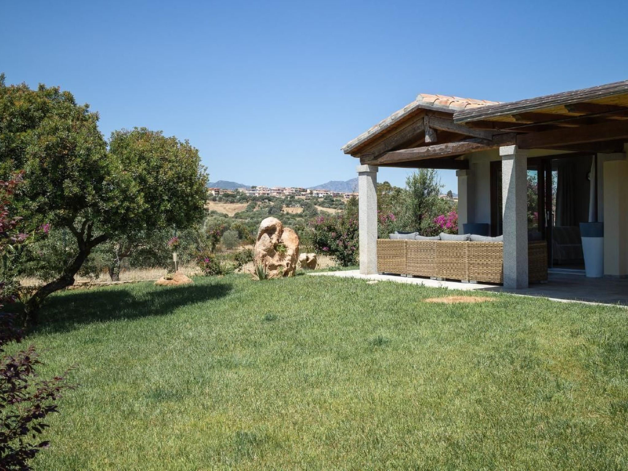 Haus 1 Kilometer vom Strand von Porto Ainu entfernt-Binnen