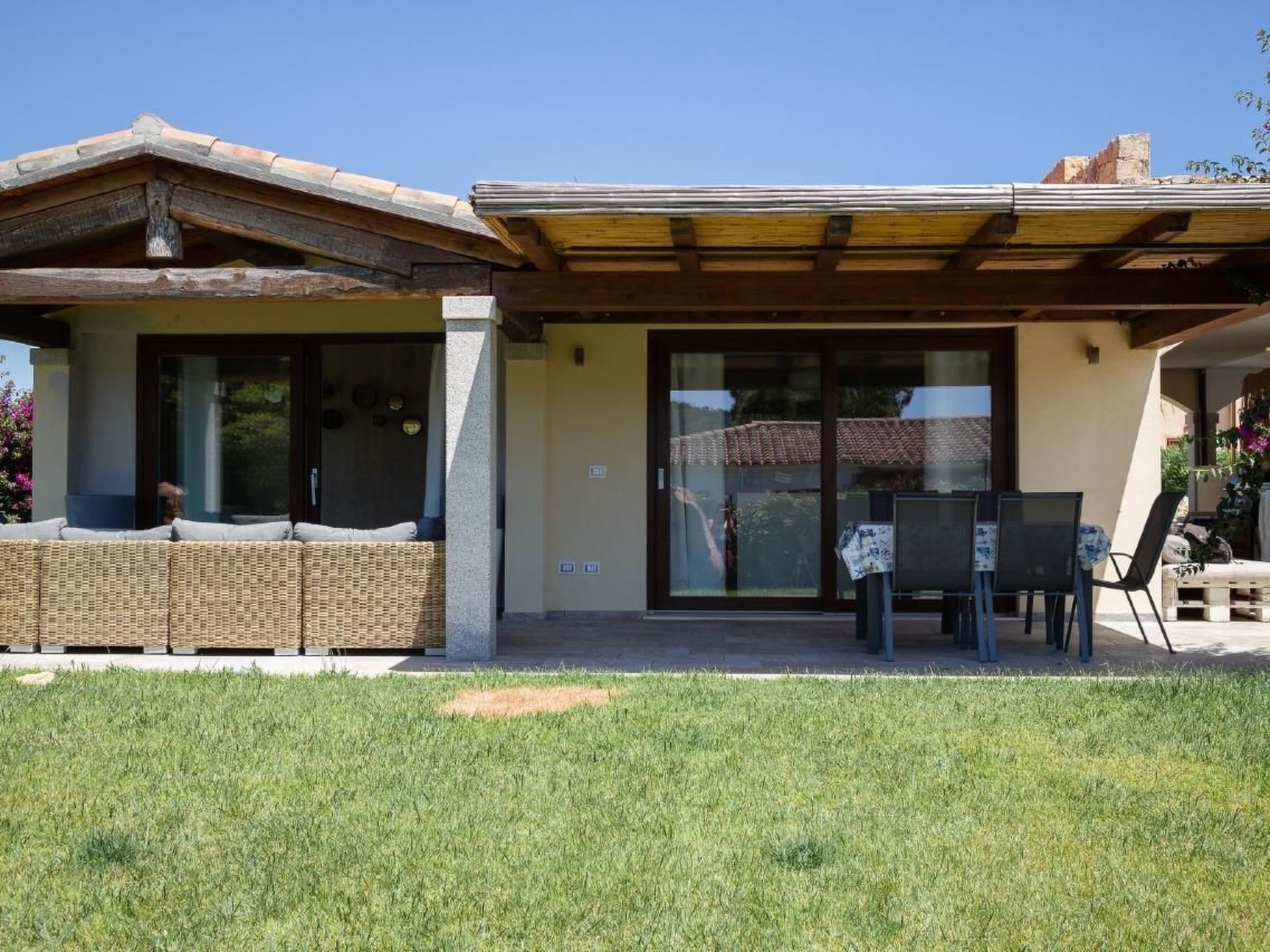 Haus 1 Kilometer vom Strand von Porto Ainu entfernt-Binnen