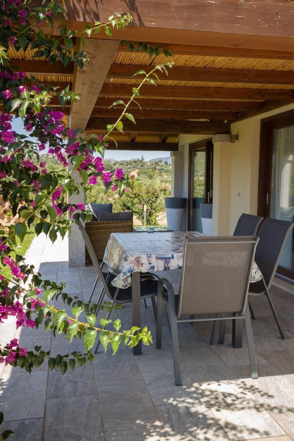 Haus 1 Kilometer vom Strand von Porto Ainu entfernt-Binnen