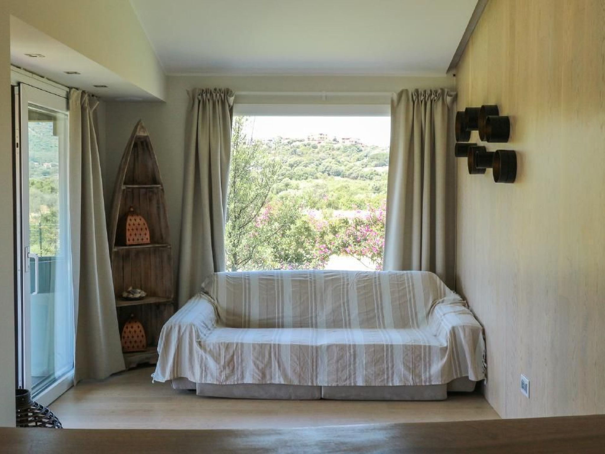 Haus 1 Kilometer vom Strand von Porto Ainu entfernt-Binnen