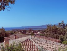 Haus in Punta Molara mit privatem Parkplatz