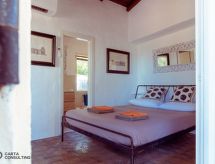 Haus in Punta Molara mit privatem Parkplatz